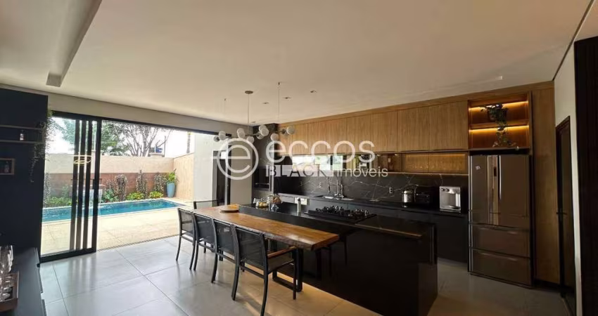 Casa à venda, 3 quartos, 3 suítes, 4 vagas, Gávea Sul - Uberlândia/MG