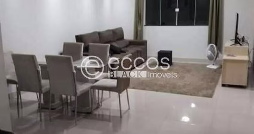 Casa à venda, 3 quartos, 1 suíte, 3 vagas, Jardim Patrícia - Uberlândia/MG