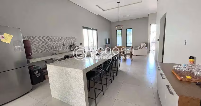 Casa à venda, 3 quartos, 3 suítes, 2 vagas, jardim inconfidência - uberlândia/mg