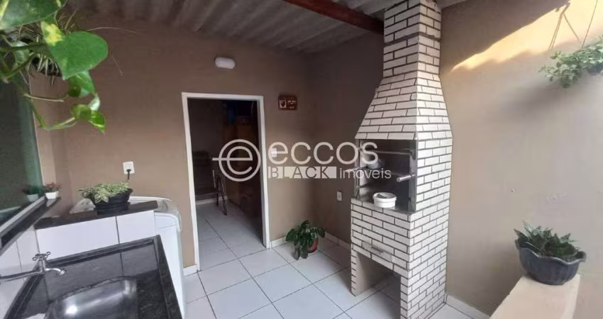 Casa à venda, 5 quartos, 1 suíte, Tibery - Uberlândia/MG