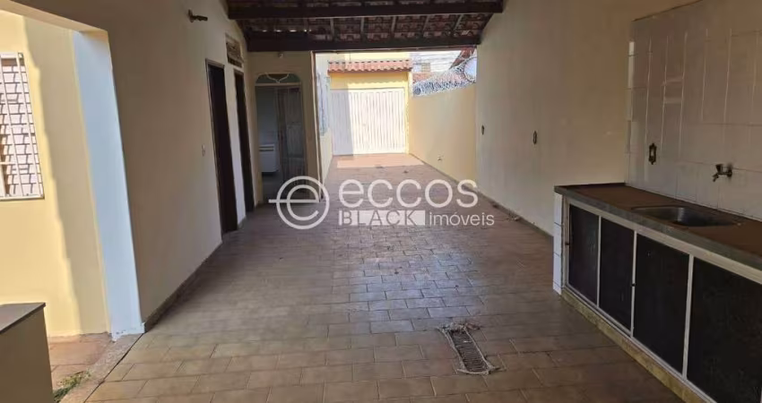 Casa à venda, 3 quartos, 2 suítes, 2 vagas, Santa Mônica - Uberlândia/MG