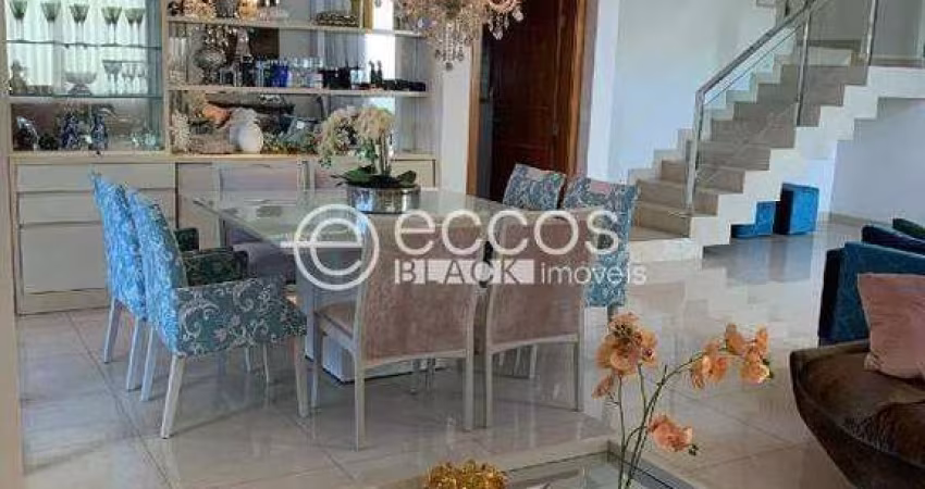 Casa à venda, 3 quartos, 3 suítes, 3 vagas, Saraiva - Uberlândia/MG