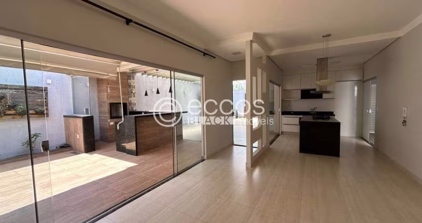Casa à venda, 3 quartos, 1 suíte, 5 vagas, Bosque dos Buritis - Uberlândia/MG