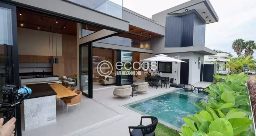 Casa em condomínio à venda, 4 quartos, 4 suítes, 3 vagas, Nova Uberlândia - Uberlândia/MG