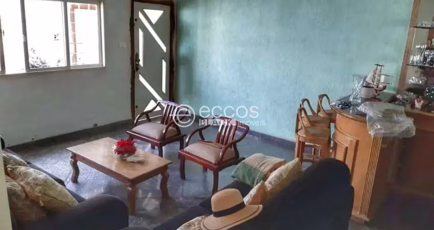 Casa à venda, 4 quartos, 3 suítes, 3 vagas, Brasil - Uberlândia/MG