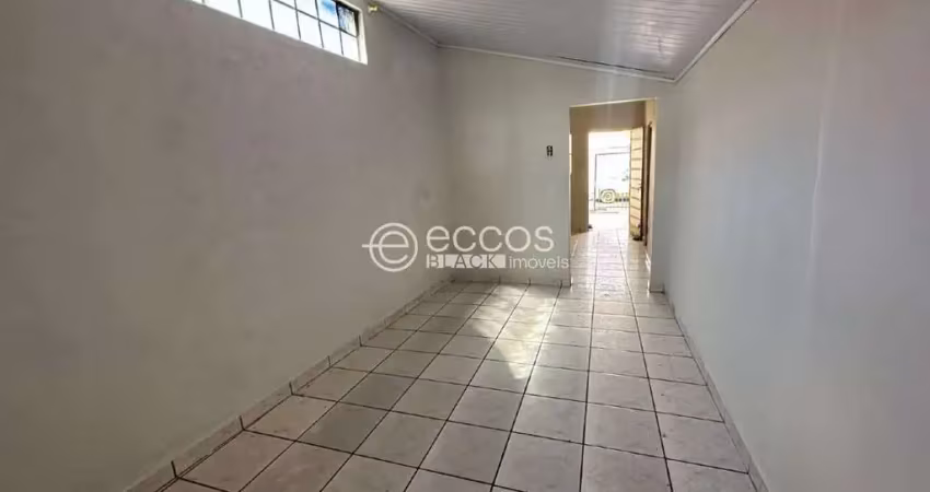 Casa para aluguel, 3 quartos, 1 vaga, centro - araguari/mg