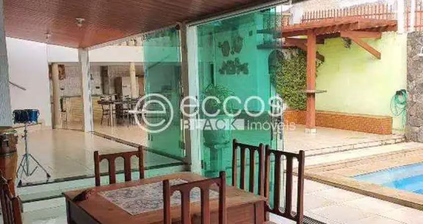 Casa à venda, 3 quartos, 1 suíte, 1 vaga, Daniel Fonseca - Uberlândia/MG