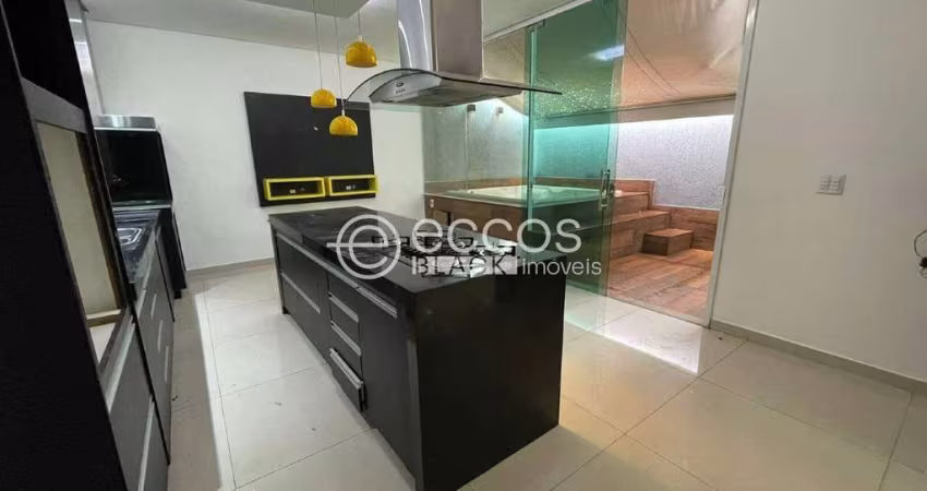 Casa em condomínio à venda, 3 quartos, 1 suíte, 2 vagas, Jardim Sul - Uberlândia/MG
