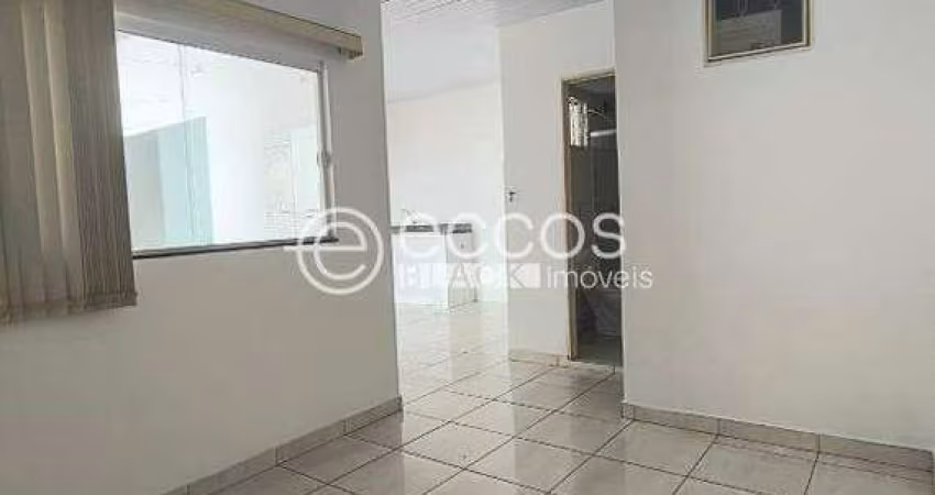 Casa em condomínio à venda, 3 quartos, 1 suíte, 3 vagas, Aclimação - Uberlândia/MG