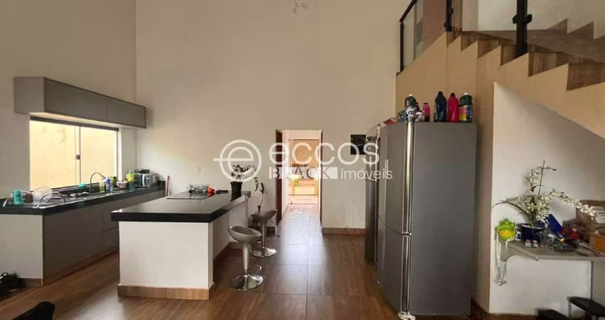 Casa à venda, 3 quartos, 1 suíte, 2 vagas, Jardim Ipanema - Uberlândia/MG