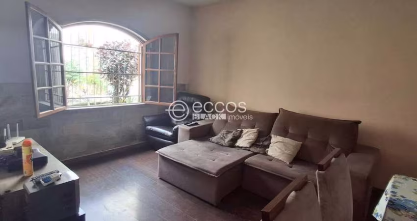 Casa à venda, 3 quartos, 1 suíte, 5 vagas, Coqueiros - Belo Horizonte/MG