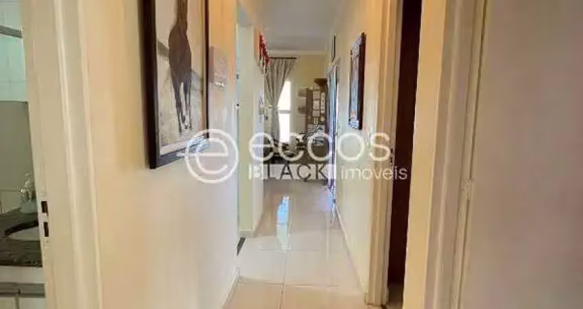 Casa em condomínio à venda, 3 quartos, 1 suíte, 2 vagas, Vila Arquelau - UBERABA/MG