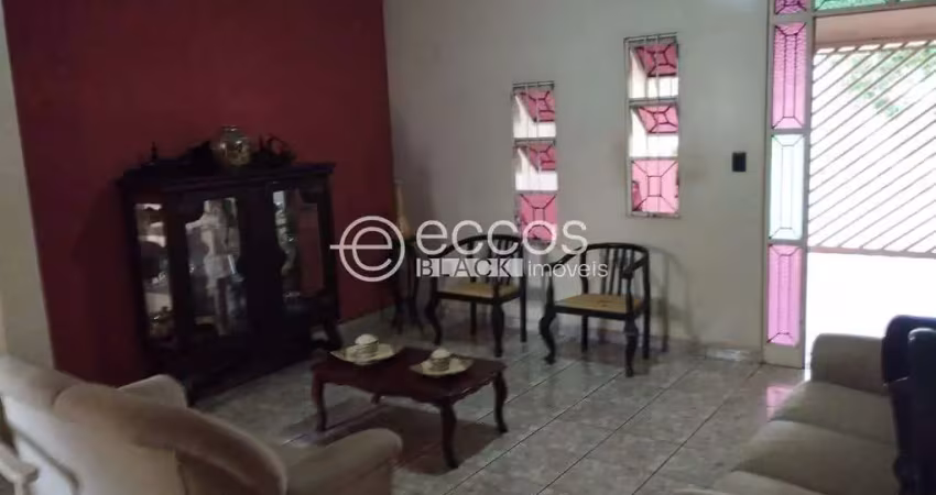 Casa à venda, 3 quartos, 1 suíte, 2 vagas, martins - uberlândia/mg