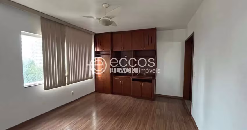 Apartamento à venda, 3 quartos, 1 suíte, 1 vaga, Martins - Uberlândia/MG