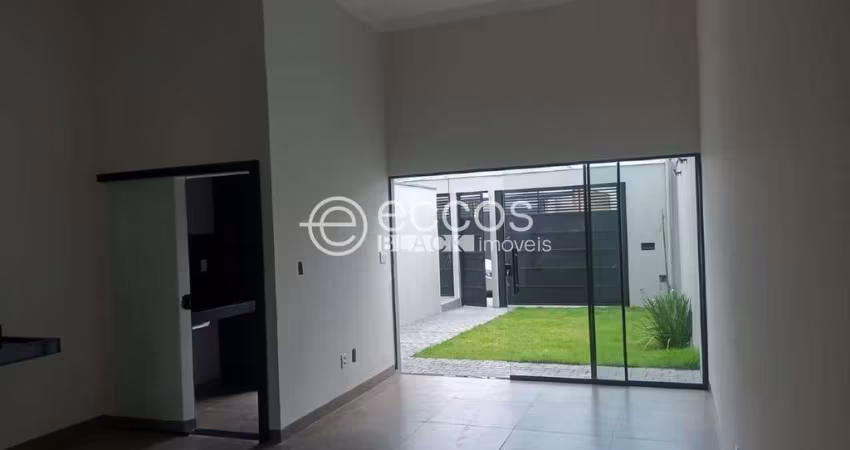Casa à venda, 2 quartos, 1 suíte, 2 vagas, Jardim Holanda - Uberlândia/MG