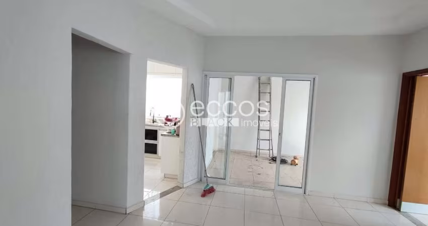 Casa para aluguel, 3 quartos, 1 suíte, 2 vagas, Tibery - Uberlândia/MG