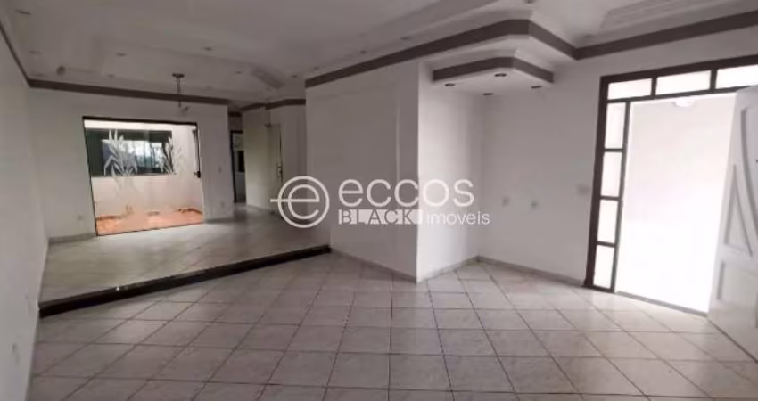 Casa para aluguel, 3 quartos, 1 suíte, 2 vagas, Jardim Karaíba - Uberlândia/MG