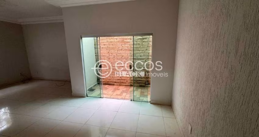 Casa para aluguel, 3 quartos, 1 suíte, 3 vagas, Cidade Jardim - Uberlândia/MG