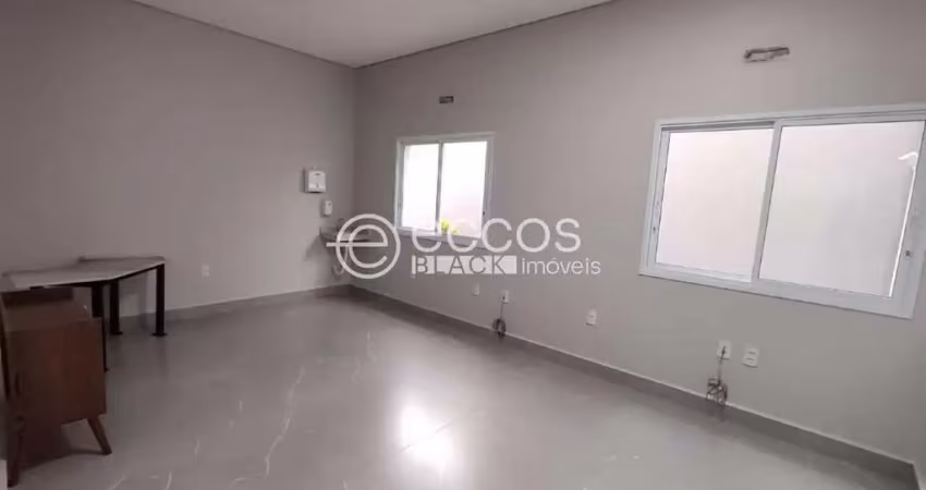 Sala comercial para alugar na Avenida João Pinheiro, 4614, Umuarama, Uberlândia