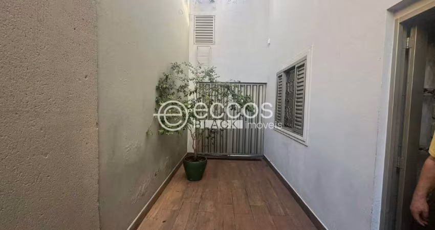 Casa à venda, 3 quartos, 1 suíte, 3 vagas, Presidente Roosevelt - Uberlândia/MG