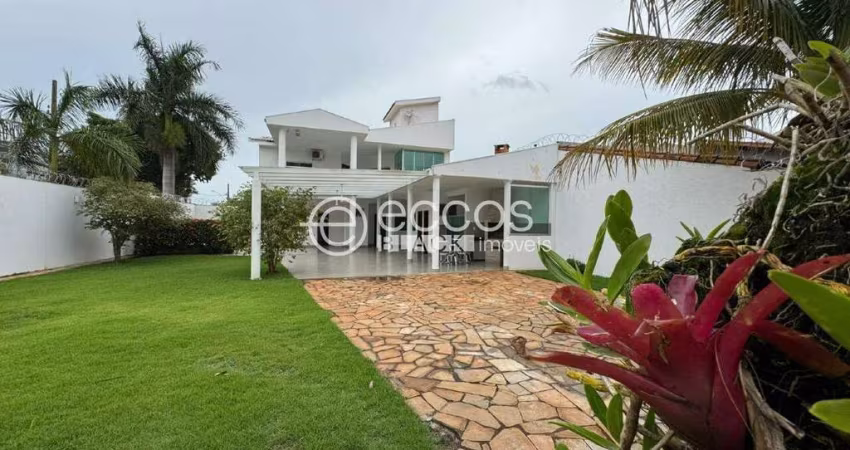 Casa à venda, 3 quartos, 3 suítes, 4 vagas, Jardim Karaíba - Uberlândia/MG