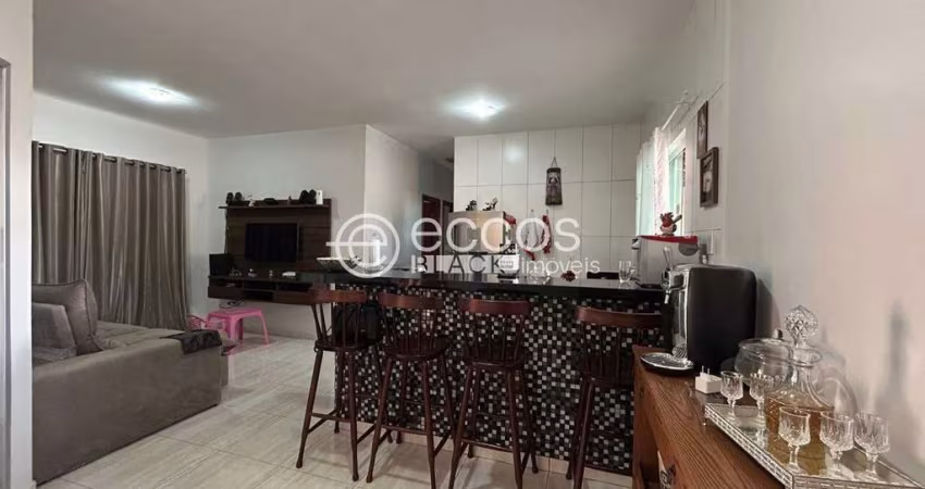Casa à venda, 3 quartos, 1 suíte, 3 vagas, Jardim Europa - Uberlândia/MG