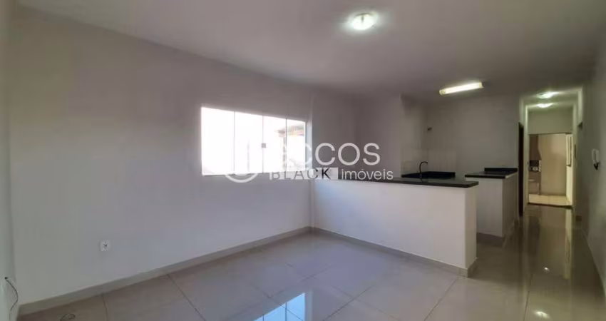 Casa à venda, 3 quartos, 1 suíte, 2 vagas, Osvaldo Rezende - Uberlândia/MG