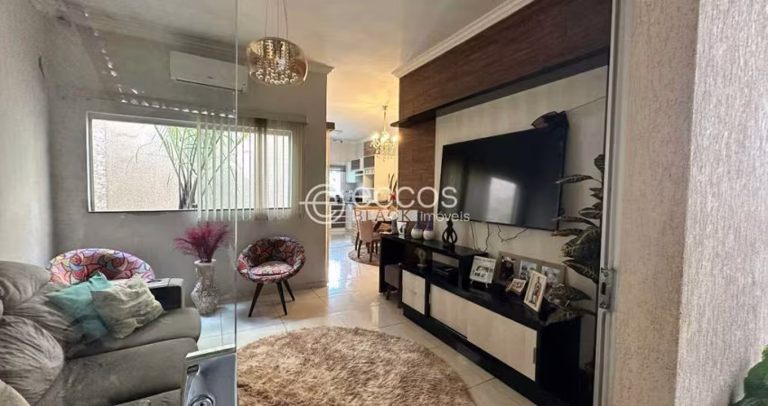 Casa à venda, 5 quartos, 3 suítes, 2 vagas, Jardim do Lago - UBERABA/MG