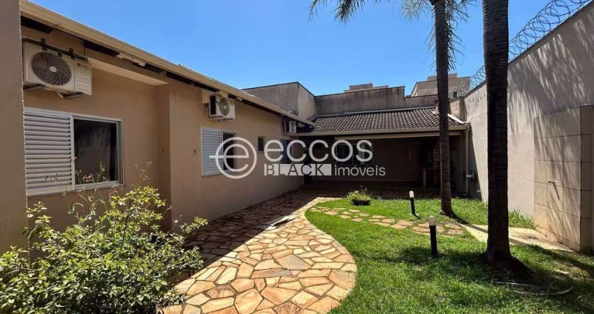 Casa à venda, 3 quartos, 1 suíte, 2 vagas, Santa Mônica - Uberlândia/MG