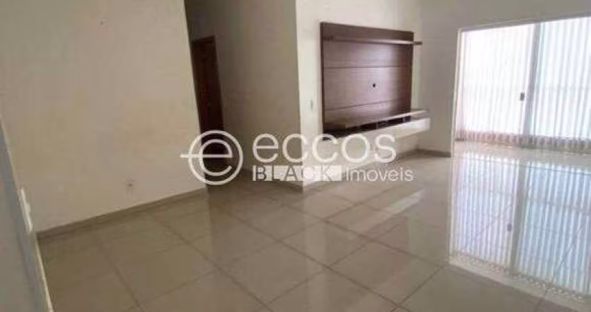 Apartamento à venda, 3 quartos, 1 suíte, 2 vagas, Santa Mônica - Uberlândia/MG