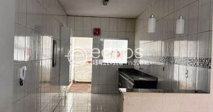 Casa à venda, 2 quartos, 4 vagas, Carajás - Uberlândia/MG