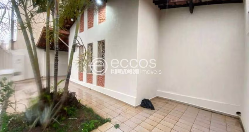 Casa para aluguel, 4 quartos, 1 suíte, 3 vagas, Conjunto Guanabara - UBERABA/MG