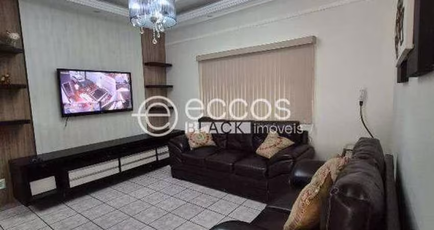 Casa para aluguel, 3 quartos, 1 suíte, 2 vagas, Laranjeiras - Uberlândia/MG