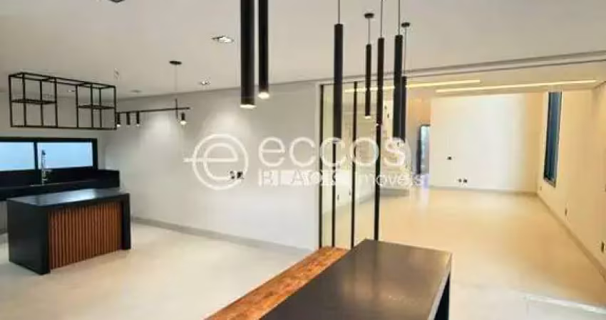 Casa em condomínio à venda, 3 quartos, 3 suítes, 2 vagas, laranjeiras - uberlândia/mg