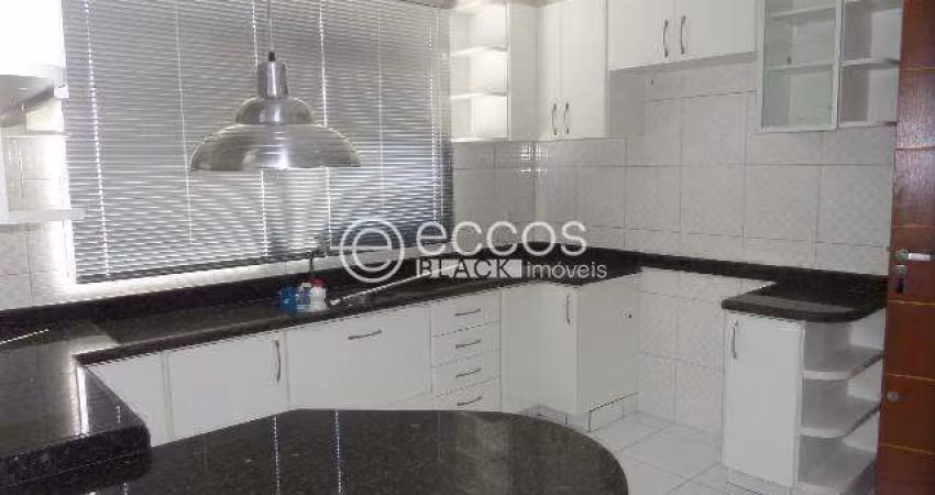 Apartamento para aluguel, 3 quartos, 1 suíte, 2 vagas, Nossa Senhora Aparecida - Uberlândia/MG