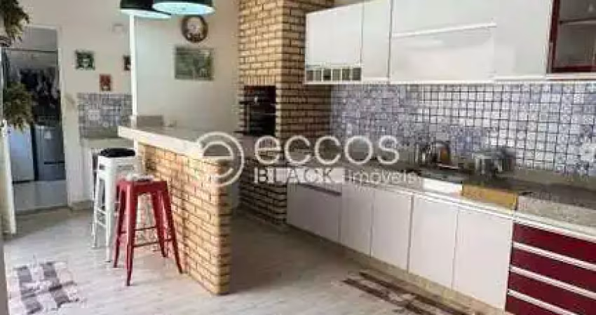 Casa à venda, 3 quartos, 1 suíte, 2 vagas, jardim patrícia - uberlândia/mg