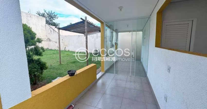 Casa à venda, 3 quartos, 1 suíte, 2 vagas, Santa Mônica - Uberlândia/MG