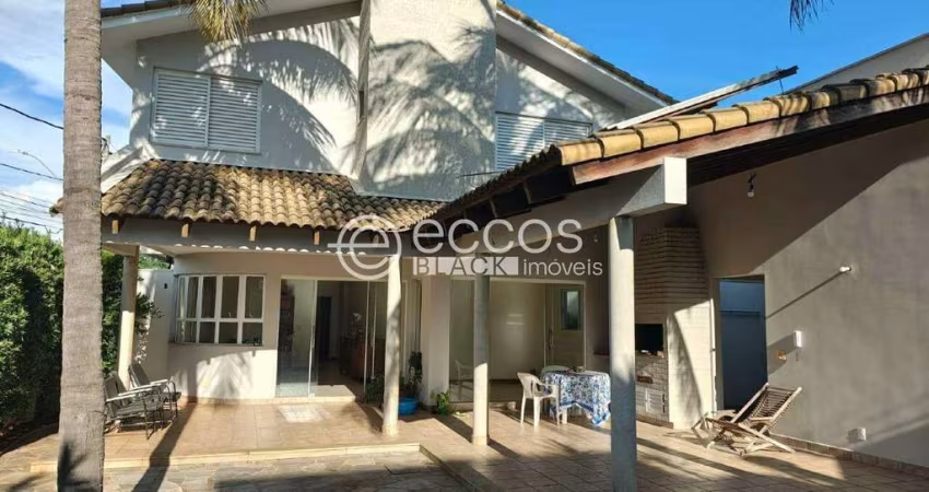 Casa à venda, 4 quartos, 2 suítes, 4 vagas, Jardim Karaíba - Uberlândia/MG