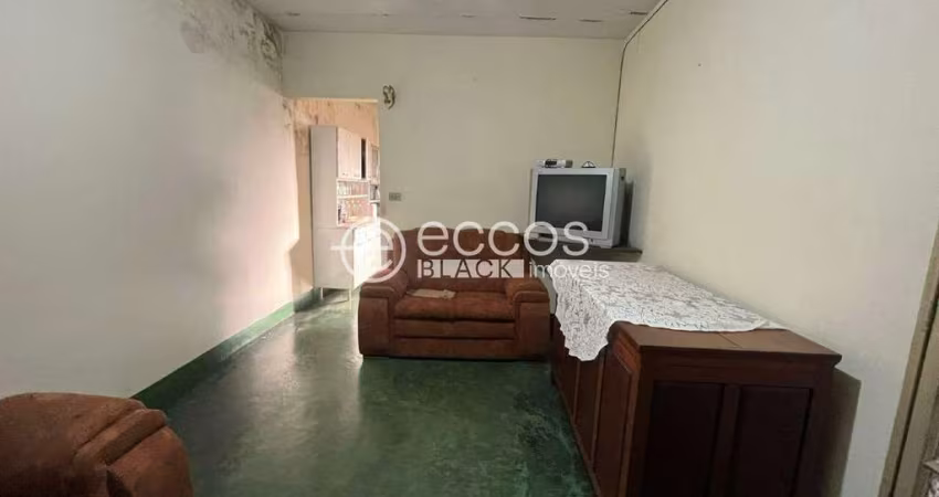 Casa à venda, 4 quartos, 1 suíte, 3 vagas, Tibery - Uberlândia/MG
