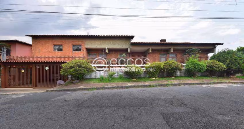 Casa à venda, 5 quartos, 3 suítes, 4 vagas, Santa Lúcia - Belo Horizonte/MG