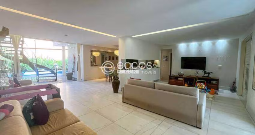 Casa à venda, 6 quartos, 2 suítes, 7 vagas, Vila Paris - Belo Horizonte/MG