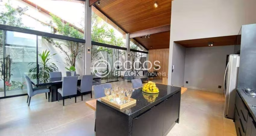 Casa para aluguel, 3 quartos, 3 suítes, 4 vagas, Jardim Karaíba - Uberlândia/MG