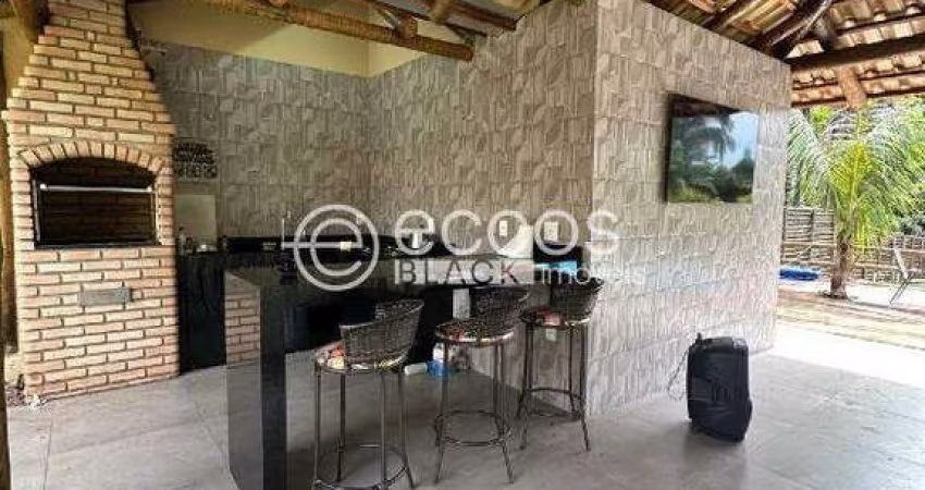 Chácara à venda, 3 quartos, 2 suítes, 6 vagas, Miranda V - Uberlândia/MG
