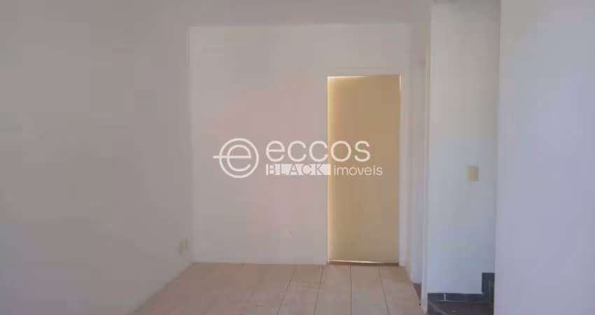 Casa para aluguel, 3 quartos, 2 vagas, Jardim Karaíba - Uberlândia/MG