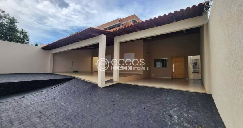 Casa para aluguel, 4 quartos, 1 suíte, 5 vagas, Tibery - Uberlândia/MG