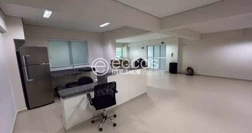 Apartamento para aluguel, 2 quartos, 1 suíte, 1 vaga, Centro - Uberlândia/MG
