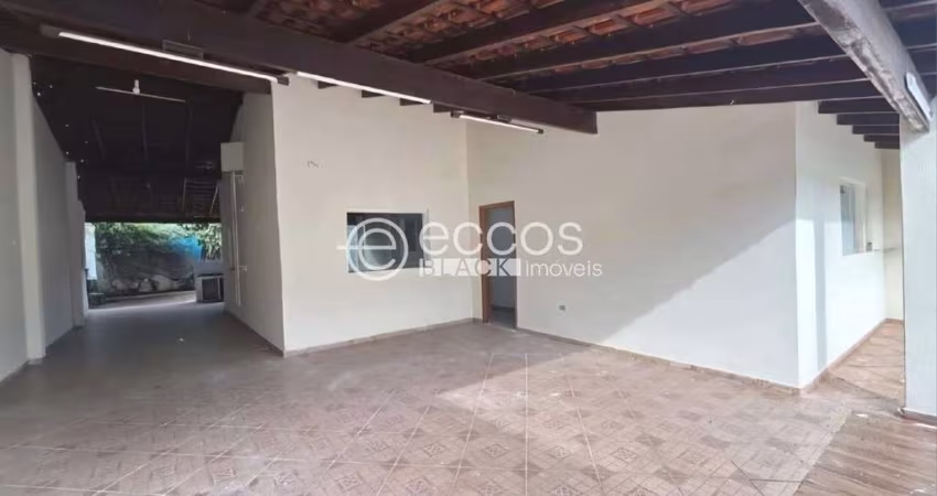 Casa para aluguel, 3 quartos, 1 suíte, 5 vagas, Tubalina - Uberlândia/MG
