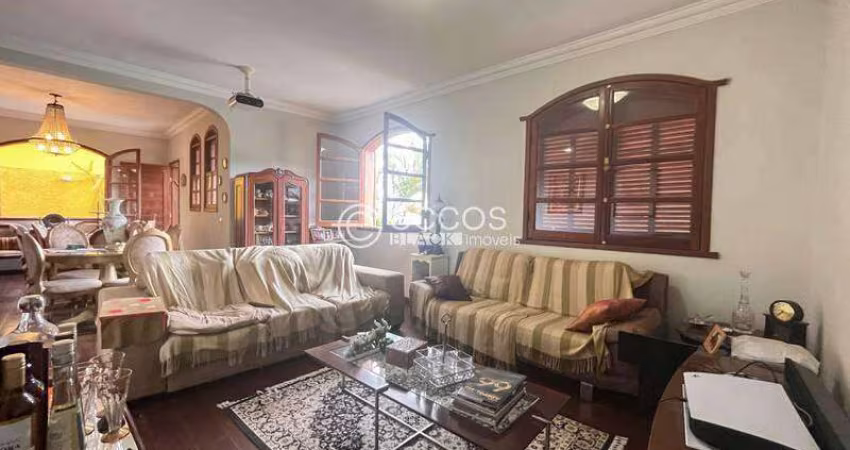 Casa à venda, 4 quartos, 1 suíte, 3 vagas, Santa Lúcia - Belo Horizonte/MG