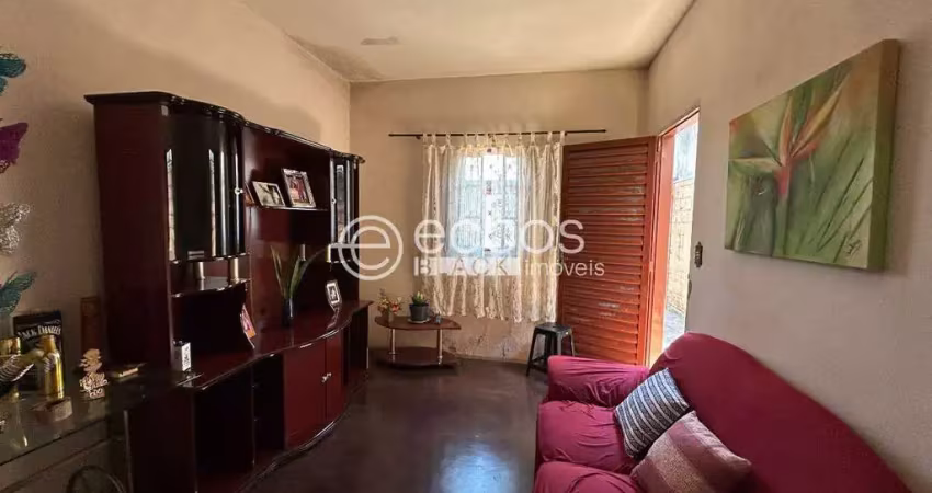 Casa à venda, 3 quartos, 2 vagas, Planalto - Uberlândia/MG