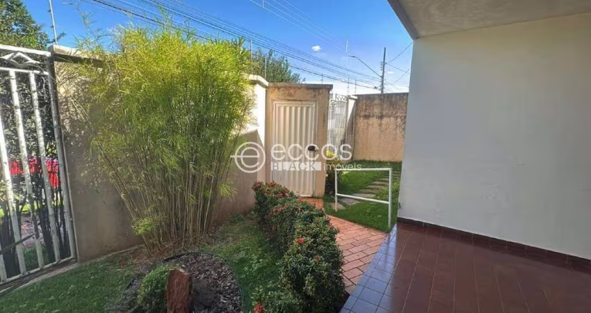 Casa para aluguel, 3 quartos, 1 suíte, 3 vagas, Rosário - ARAGUARI/MG